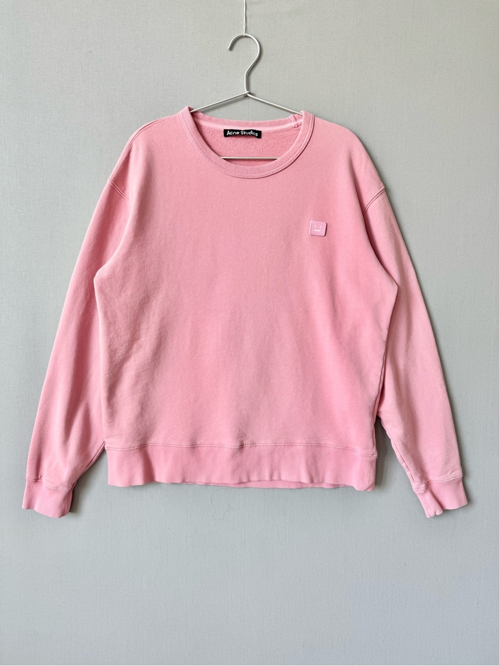Acne Studios Face Patch 100% Cotton Crewneck Sweatshirt in a Faded Pink - Unisex